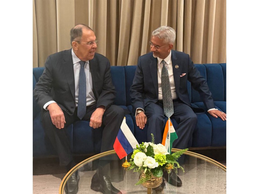 Jaishankar meets Russian FM Lavrov in Atlanta, discusses Ukraine, West Asia situation External Affairs Minister S Jaishankar meets Russian Foreign Minister Sergey Lavrov on the sidelines of the G20 Foreign Ministers’ Meeting in Atlanta, US. (Photo: X/@DrSJaishankar)